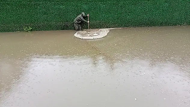 Aydın'da sağanak yağış yaşamı olumsuz etkiledi alt geçit su doldu