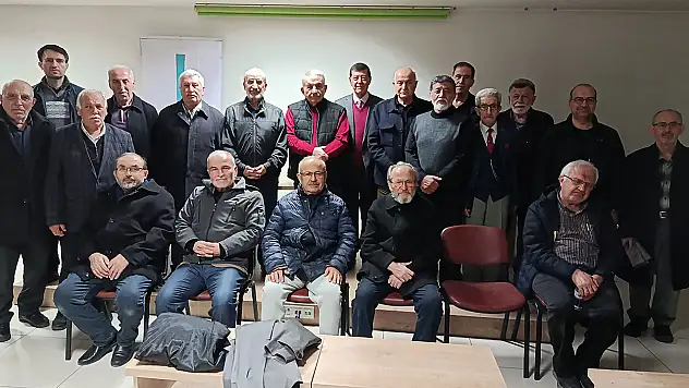 Aydınlar Ocağı'nda Hüsnü Çeşmeci hatıralarını anlattı