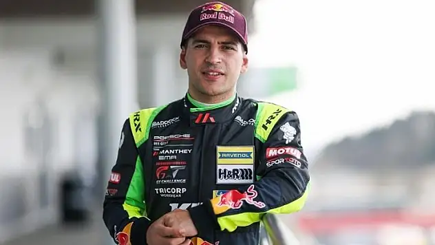 Ayhancan Güven, DTM'nin 6. ayağının ilk yarışında birinci oldu