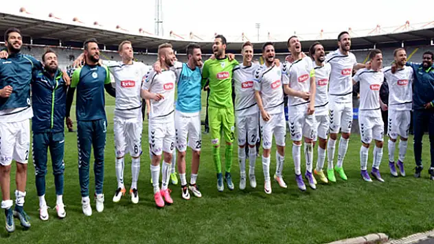 Aykut Kocamanlı Torku Konyaspor'da 25 yıl sonra gelen rekor!
