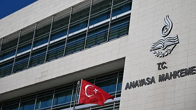 AYM 'geçersiz imza' nedeniyle evliliğin yok hükmünde kabul edilmesini hak ihlali saydı