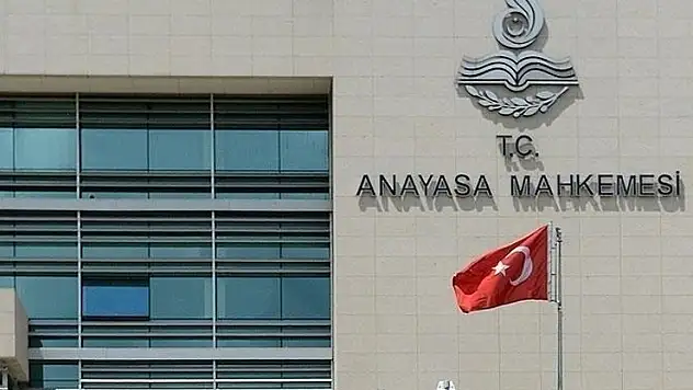 AYM'den Türk Diş Hekimleri Birliği Kanunu'ndaki disiplin cezası hükmüne iptal