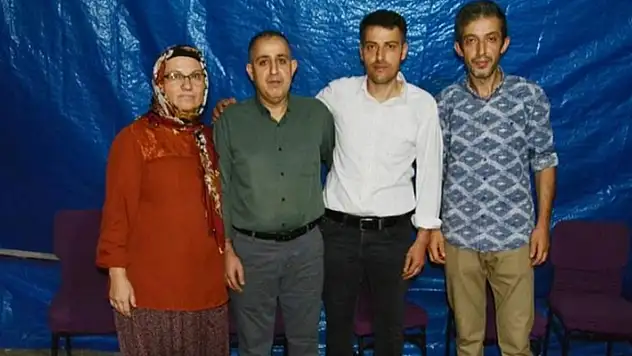 Aynı evden 4 kişi EYT'li oldu! İlk maaşlarıyla bütün köye yemek dağıttılar!
