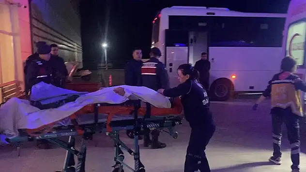 Aynı restoranda çalıştığı arkadaşı tarafından bıçaklanan genç kız ağır yaralandı