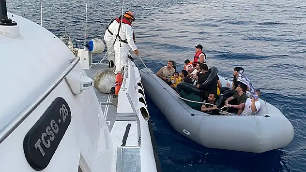 Ayvacık açıklarında 16 kaçak göçmen yakalandı

