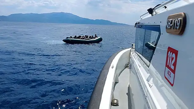 Ayvacık açıklarında 17 kaçak göçmen yakalandı
