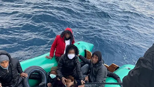 Ayvalık'ta jandarma 42 göçmen ve 1 organizatör yakaladı