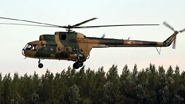 Azerbaycan'da askeri helikopter düştü! 