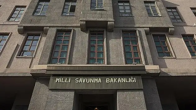 Azerbaycan-Gürcistan sınırında düşen askeri kargo uçağının enkaz inceleme işlemleri tamamlandı
