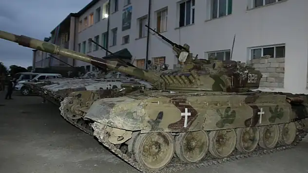 Azerbaycan'ın Karabağ bölgesinde işgal rejimi kuran sözde Ermeni yönetimi kendini feshetti
