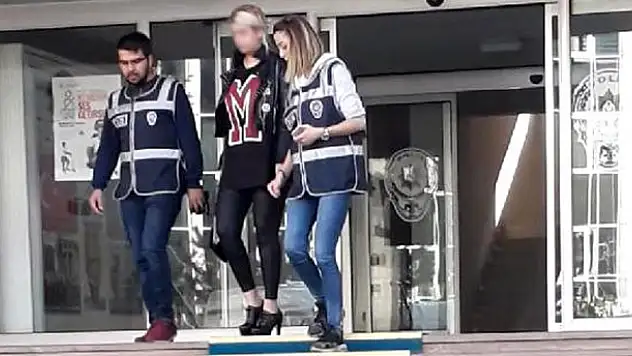 Aziziye Tabyası'nda mayolu fotoğraf çektiren kadın gözaltına alındı