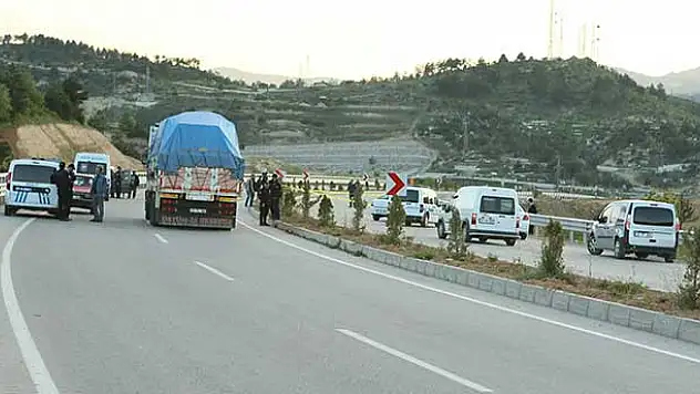 Baba ile oğul arasında silahlar konuştu! 2 ölü