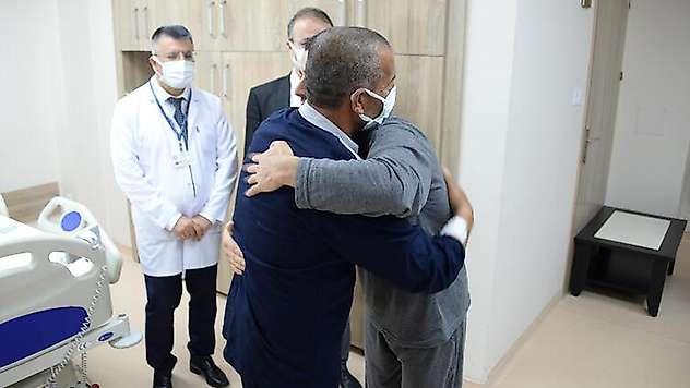 Babasına karaciğeri ile hayat verdi
