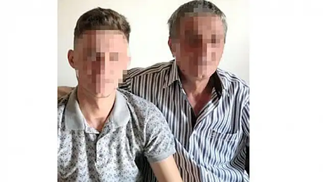 Babasını bıçaklayan genç ölü olarak bulundu
