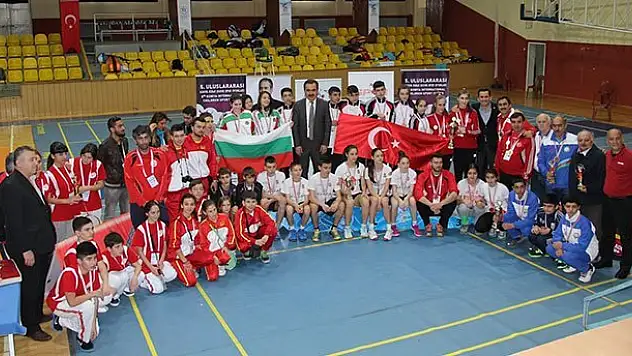 Badmintonda 58 sporcu terledi