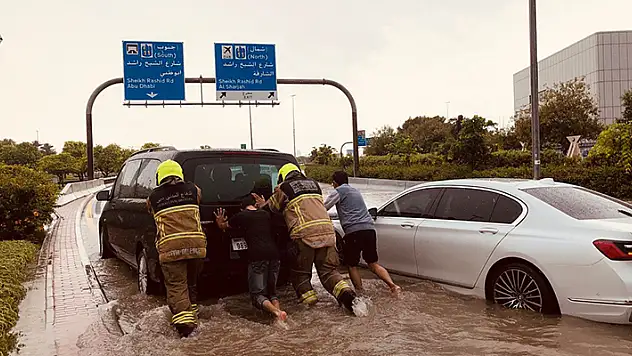 BAE'de son 75 yılın en şiddetli yağışı kaydedildi
