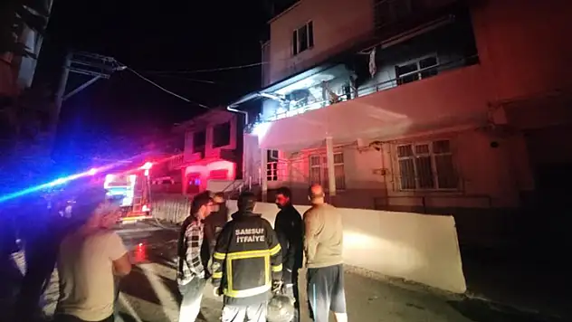 Bafra'da yangın: 4 kişi hastanelik oldu
