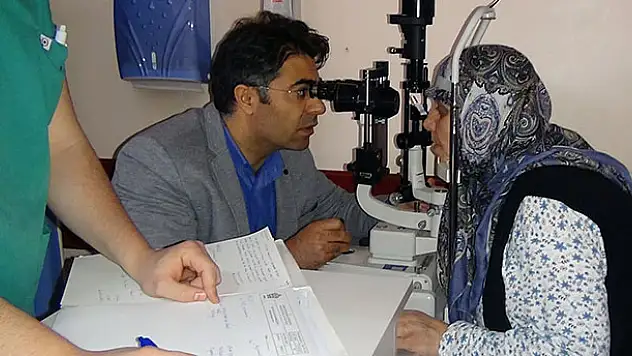 Bağışlanan tek kornea iki hastayı sağlığına kavuşturdu