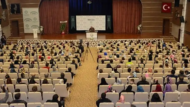 Bahadıroğlu: 'Osmanlı Devleti Peygamber Aşkına Kurulmuştur'