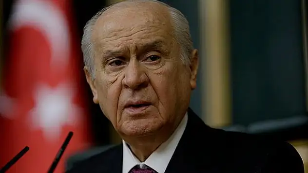 Bahçeli'den patileri kesilen yavru köpeğin ölümüne tepki