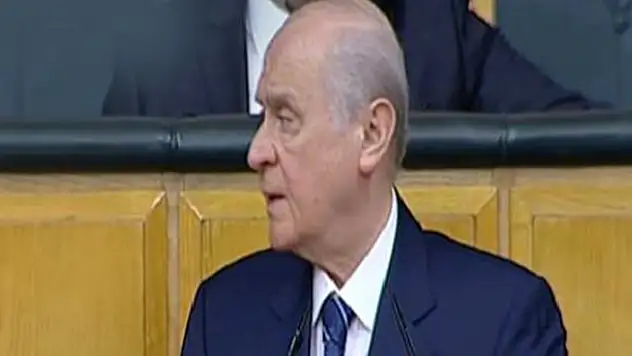 Bahçeli konuşurken prompter kapandı