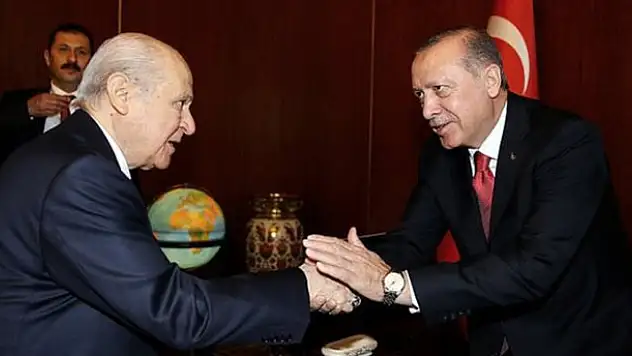 Bahçeli, seçim başarısından dolayı Erdoğan'ı tebrik etti