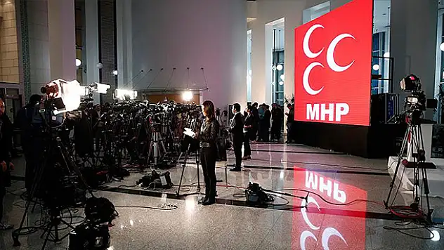 Bahçeli seçim sonuçlarını partisinin genel merkezinde izledi