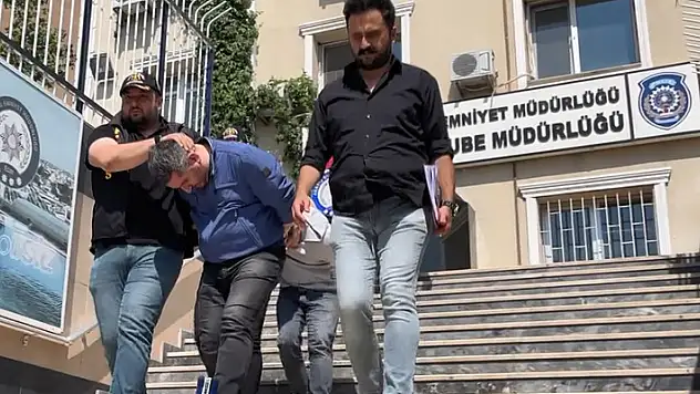 Bahçelievler'de duvarı delip kuyumcudan hırsızlık yapan şüpheliler yakalandı