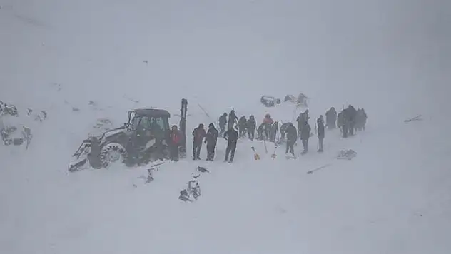 Bahçesaray'daki çığdan kahreden haber: Can kaybı artıyor