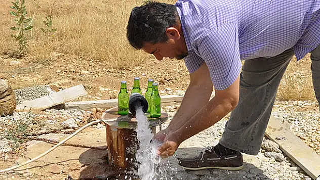 Bahçesinden termal su çıktı