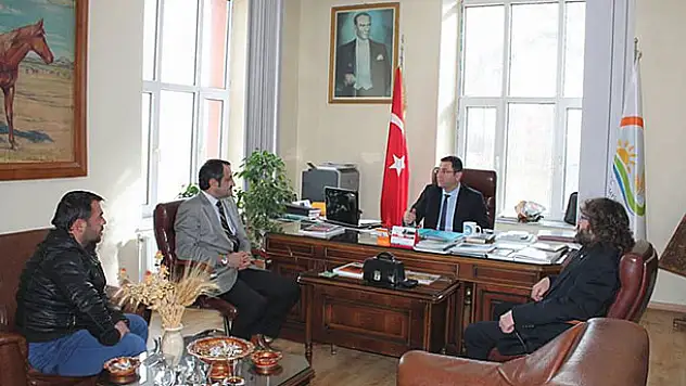 Bahri Dağdaş tarım ve hayvancılığın geliştirilmesinde kılavuzluk yapıyor