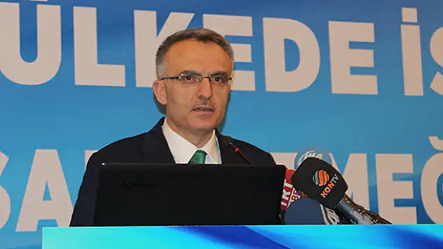 Bakan Ağbal, Konya SMMMO'nun düzenlediği istişare toplantısına katıldı
