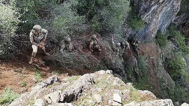 Bakan Akar: 24 Temmuz 2015'ten itibaren 18 bin 140 terörist etkisiz hale getirildi
