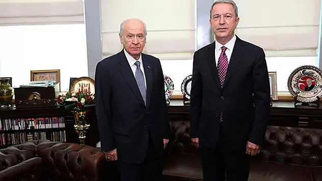Bakan Akar'dan Bahçeli'ye ziyaret