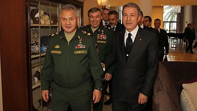 Bakan Akar, Rus mevkidaşı ile görüştü