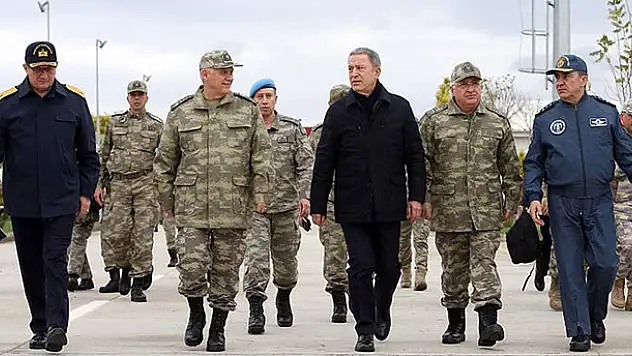 Bakan Akar ve TSK'nın komuta kademesinden sürpriz ziyaret