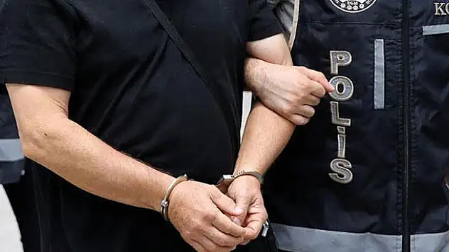 Bakan Albayrak'a yönelik hakaret içerikli paylaşım yapan kişi Konya'daki 'firari FETÖ sanığı' çıktı