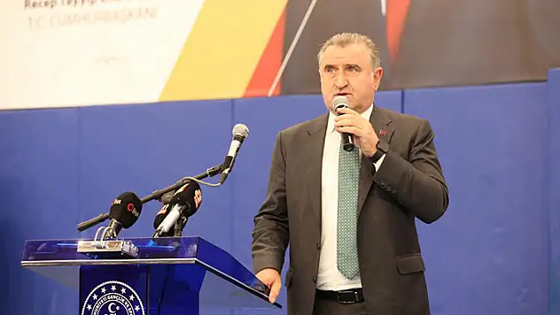 Bakan Bak: Sokaktan alıp getirdiğimiz her çocuk uyuşturucudan uzaklaştırdığımız çocuklar