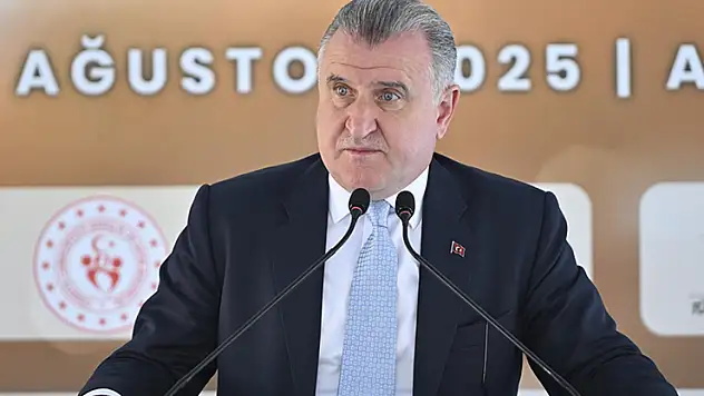 Bakan Bak: Türkiye'de bir spor tesisi devrimi yaşanmaktadır