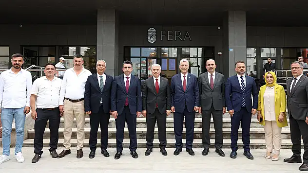 Bakan Bolat'tan Büyükşehir'e övgü