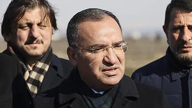 Bakan Bozdağ: Depremlerde yıkılan binalarla ilgili sorumluluğu olduğu gerekçesiyle 134 şüpheli hakkında işlem yapıldı
