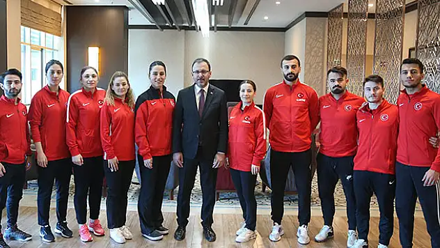 Bakan'dan gençlere mesaj