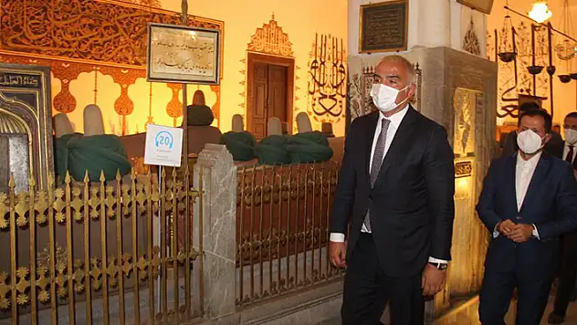 Bakan Ersoy, Mevlana Müzesi restorasyon çalışmalarını inceledi