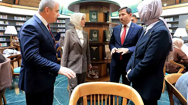 Bakan Göktaş, Hoşkubbe Millet Kütüphanesini ziyaret etti