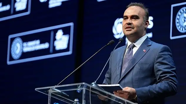 Bakan Kacır, araştırmacı ve öğrencilere verilen burs desteklerinin artırıldığını açıkladı