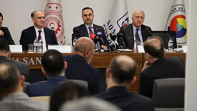 Bakan Kacır: Kaynaklarımızı Türkiye'nin mesleki eğitimi için seferber etmeyi amaçlıyoruz
