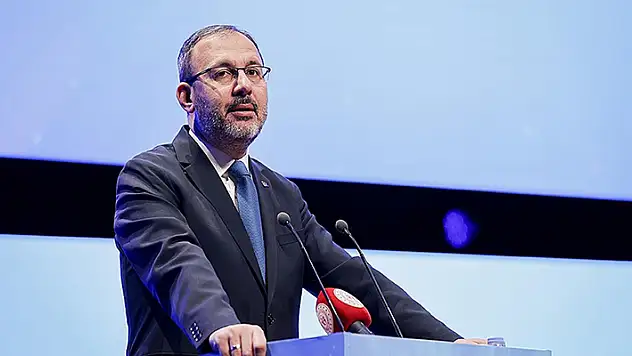 Bakan Kasapoğlu: 2022'de 50'den fazla branşta 5 bin 300 sporcuyla çok sayıda madalyamız var

