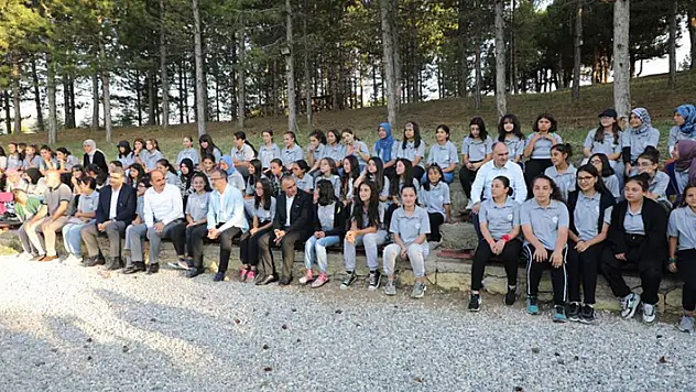 Bakan Kasapoğlu Atabey Gençlik Kampı'nda gençlerle buluştu
