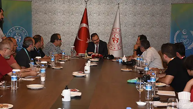 Bakan Kasapoğlu Konya spor basınıyla buluştu