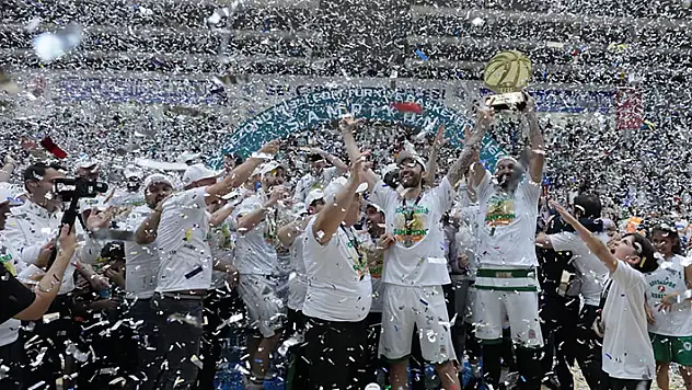Bakan Kasapoğlu'ndan Konyaspor'a tebrik
